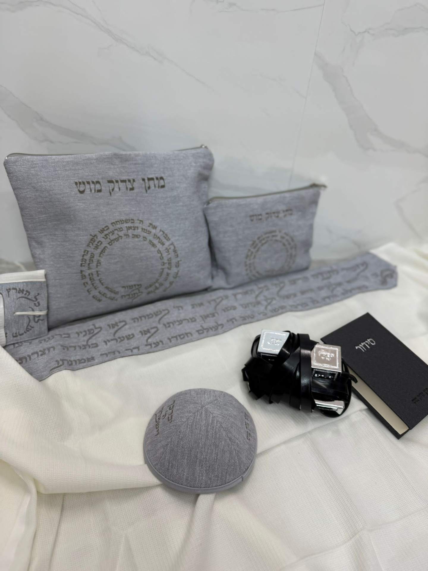 מארז חתן — טלית ועטרה
